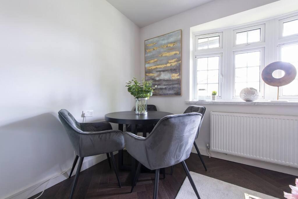 2 Bedroom Modern Urban Sanctuary 1Cc - Cherrydeal Λονδίνο Εξωτερικό φωτογραφία