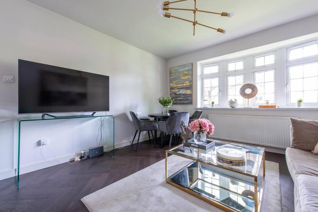 2 Bedroom Modern Urban Sanctuary 1Cc - Cherrydeal Λονδίνο Εξωτερικό φωτογραφία