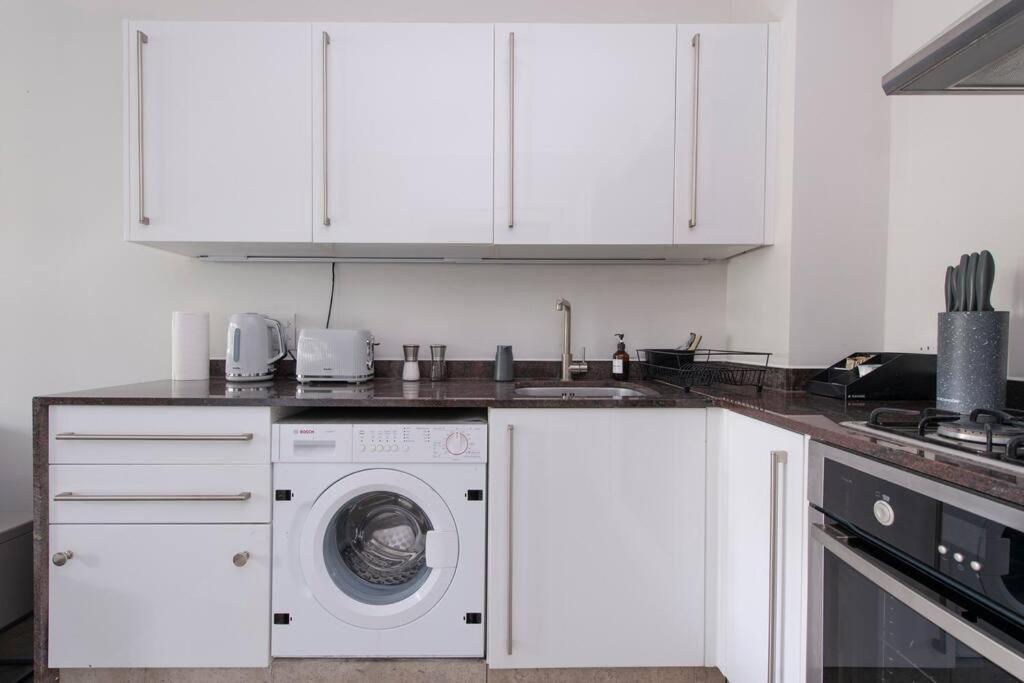 2 Bedroom Modern Urban Sanctuary 1Cc - Cherrydeal Λονδίνο Εξωτερικό φωτογραφία