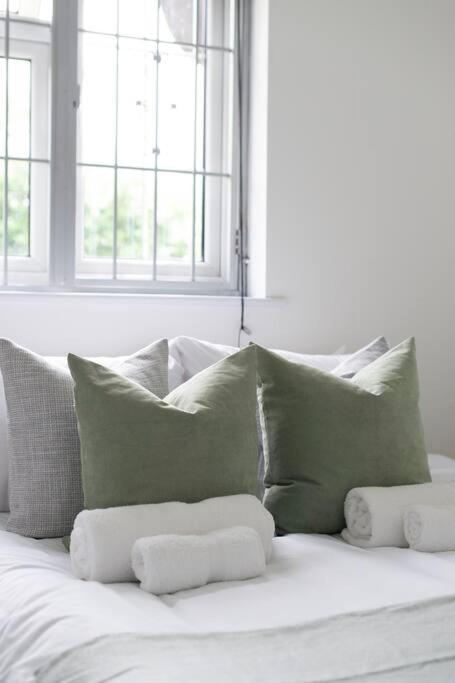 2 Bedroom Modern Urban Sanctuary 1Cc - Cherrydeal Λονδίνο Εξωτερικό φωτογραφία